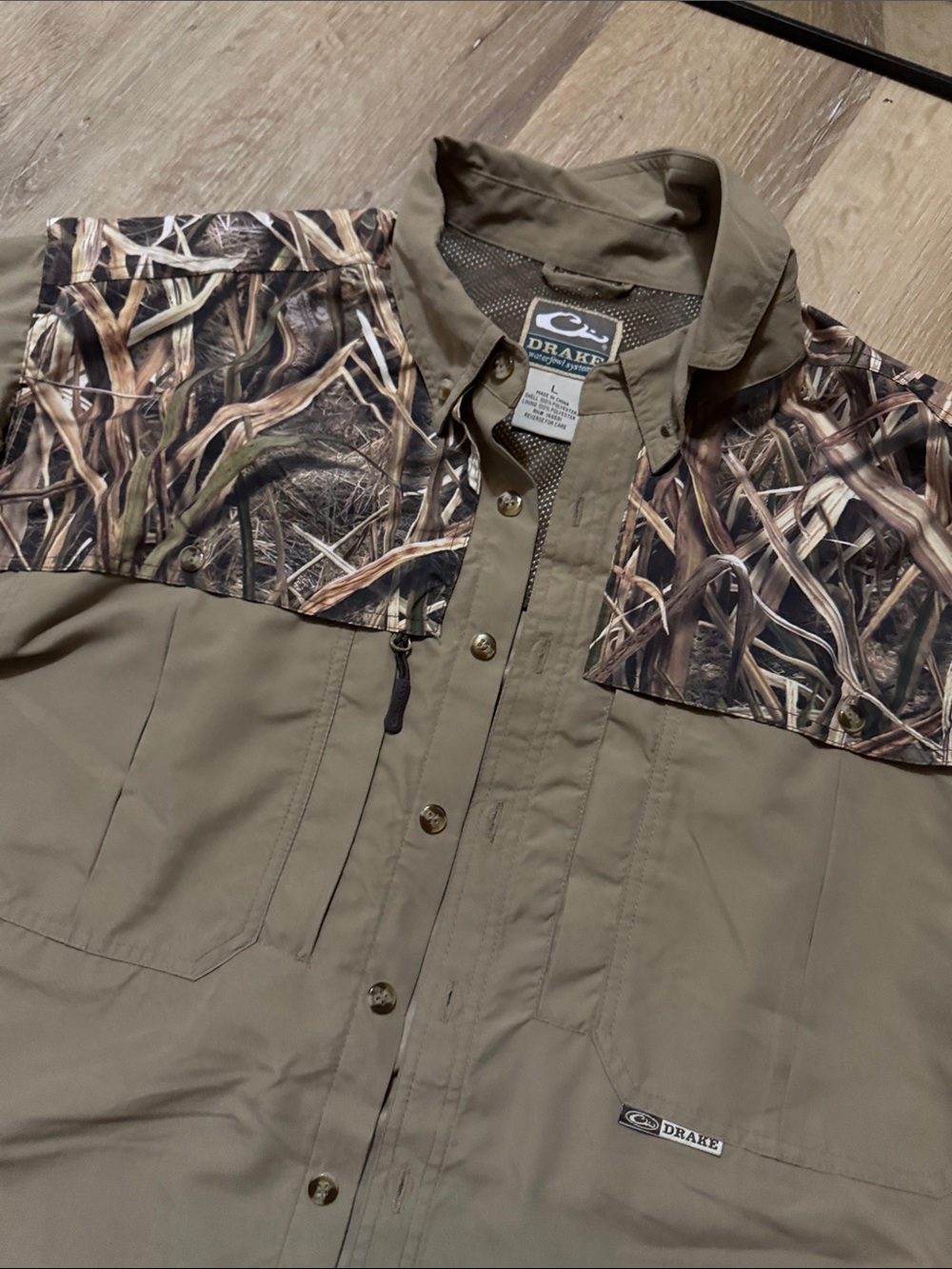 Drake Short-Sleeve Button-Down Shirt in Olive with Camouflage Yoke - Picture 2 of 7